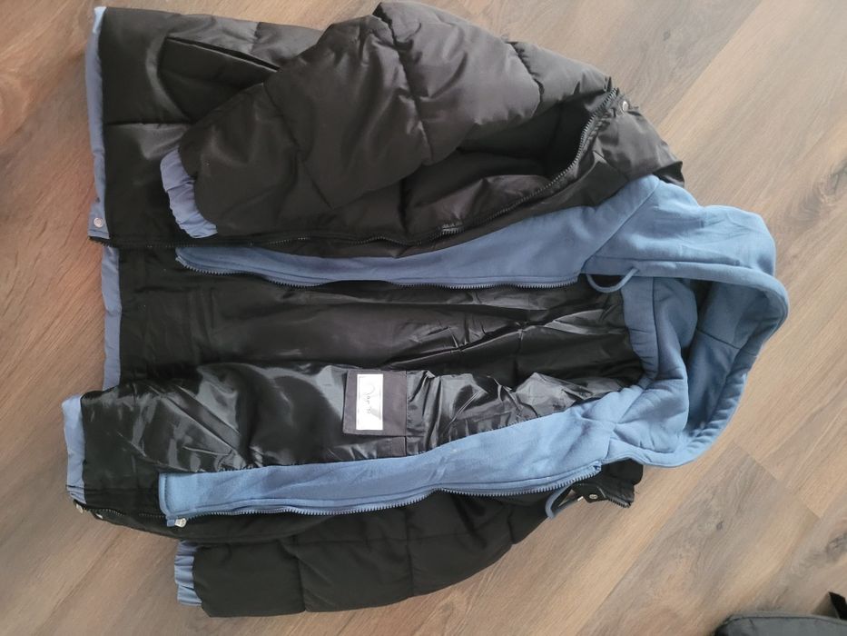 Продам демисезонную куртку.