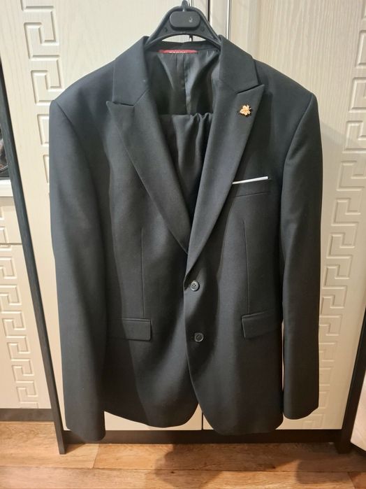 Костюм тройка черный