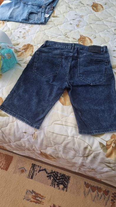 Продавам мъжки дънки нови