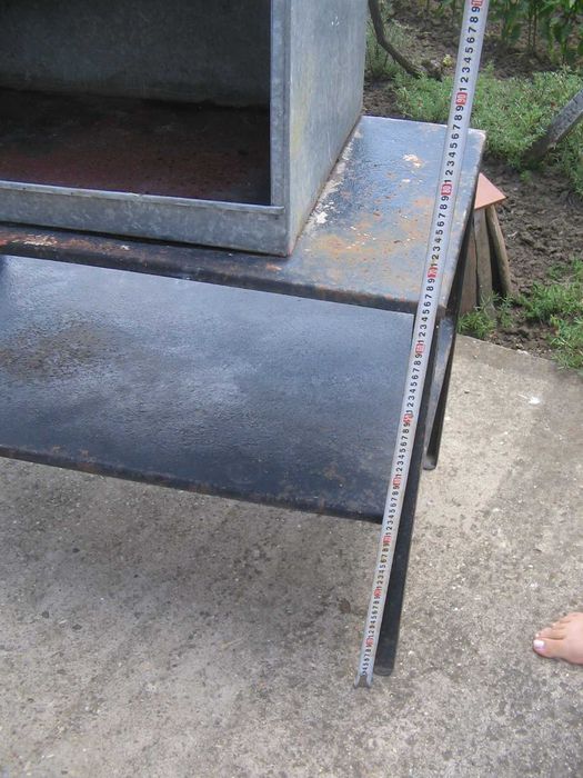 Скара/барбекю на дървени въглища с димоотводна шапка!