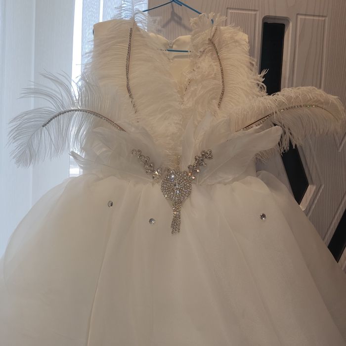 Детска рокля с шлейф