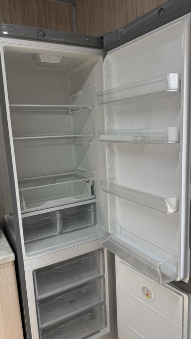 Холодильник Indesit