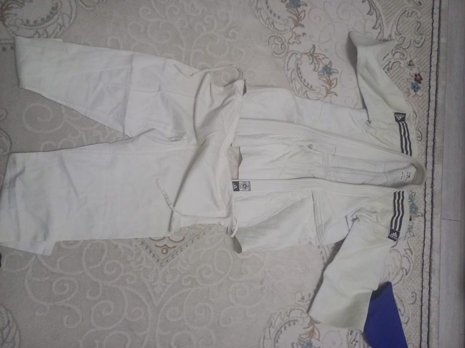 Продается кимоно в хорошем состоянии