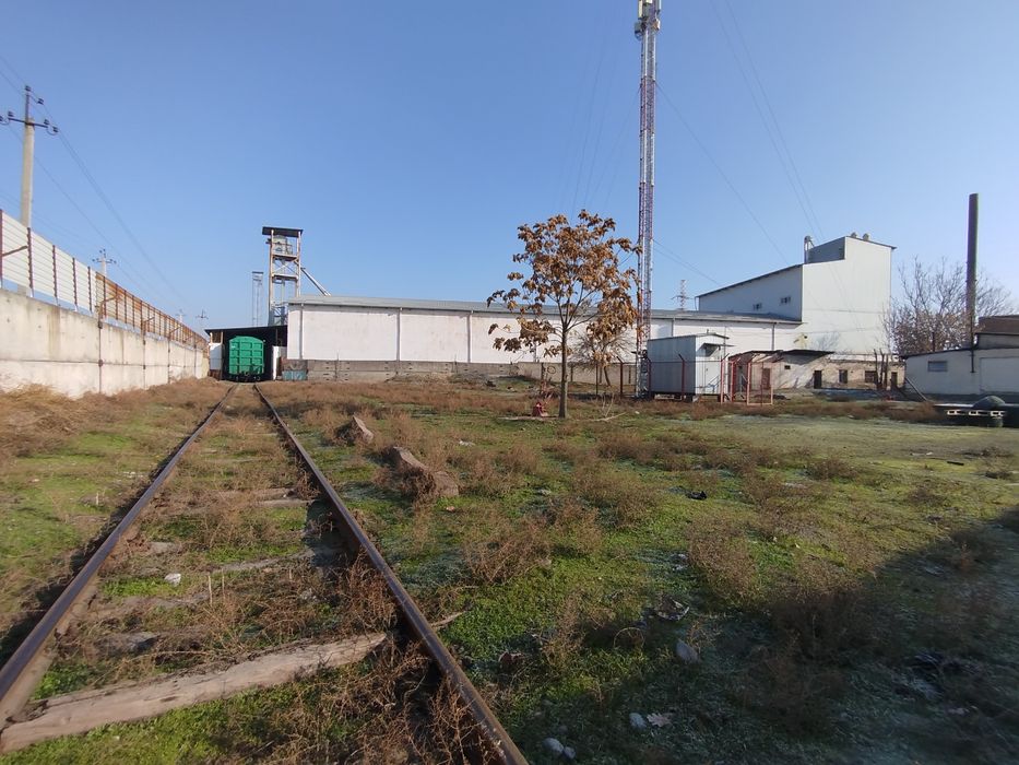 Продаётся база 2 Гектара с ЖД веткой, Янгиюль