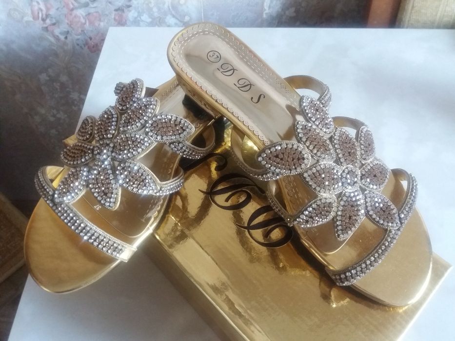 Срочно  Шлепки-басаножки на сарпо 37 разм.Индийские качественные,