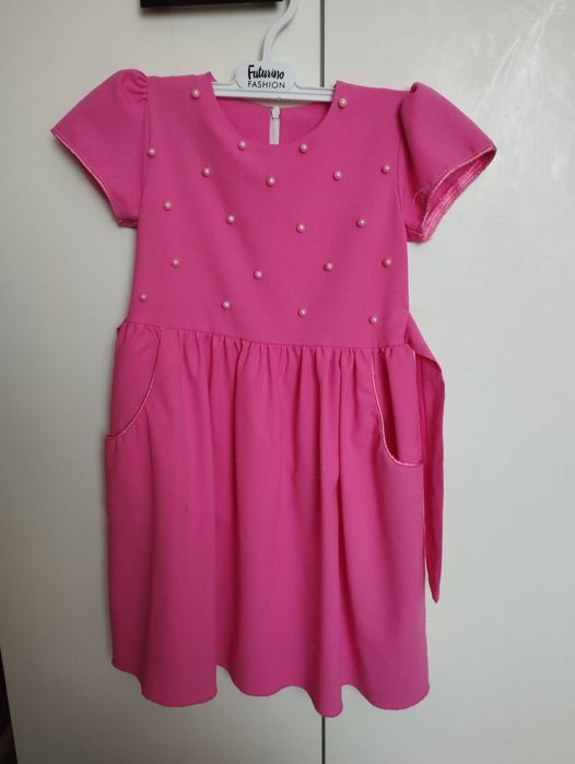 Продам платья на4-6лет