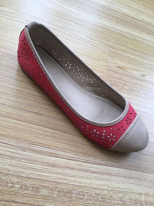 Отдам балетки и туфли