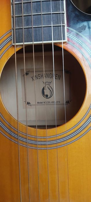 Акустик гитара сотилади