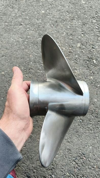 Продам новый оригинальный винт