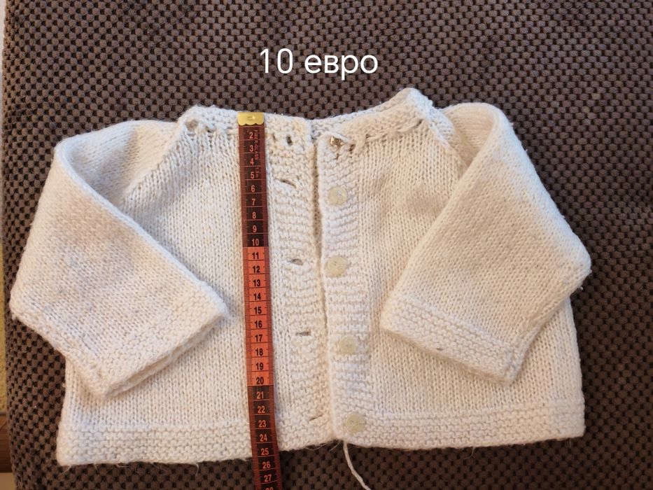 Бебешки плетени жилетки