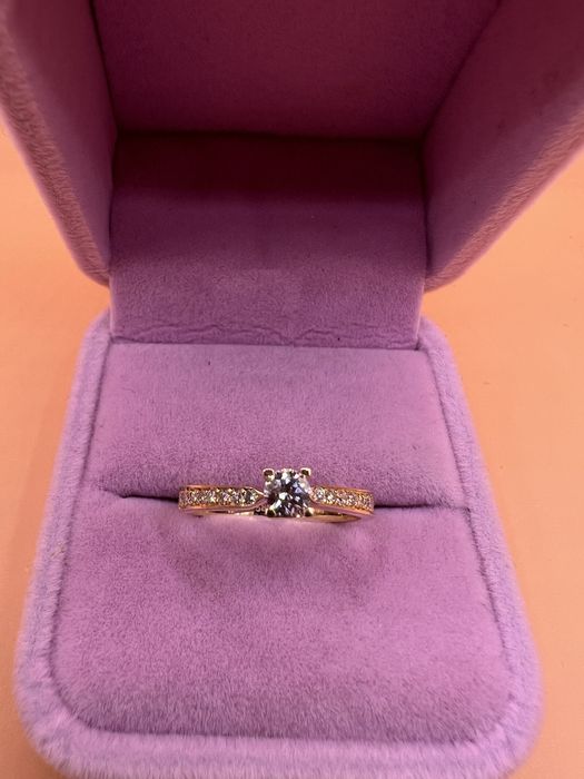 Продам золотое кольцо.