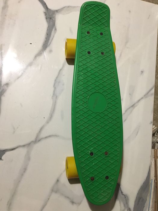 Penny board si role cu echipament de protectie