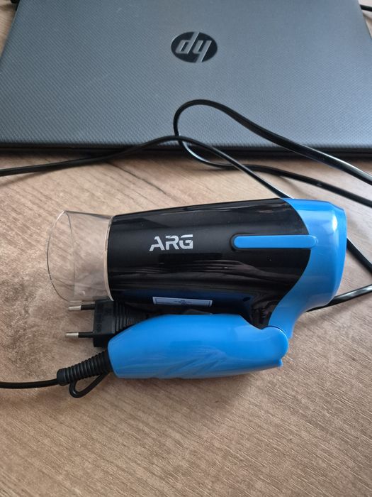 Продам фен не большой