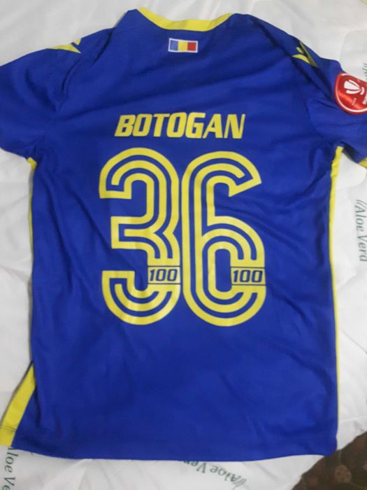 Tricou  Aniversar 100 ani istorie Petrolul  Ploiesti cu autografe -  Banii merg la un baiat bolnav.