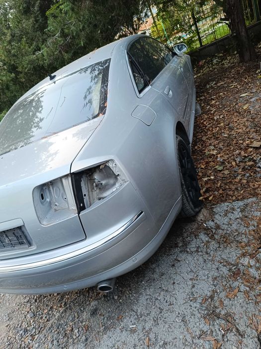 Ауди А8 Д3 на Части