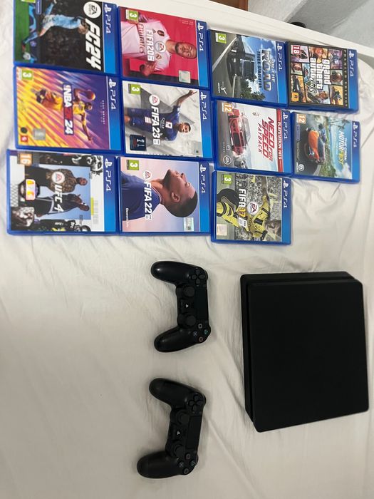 Продавам ps4 slim 1tb