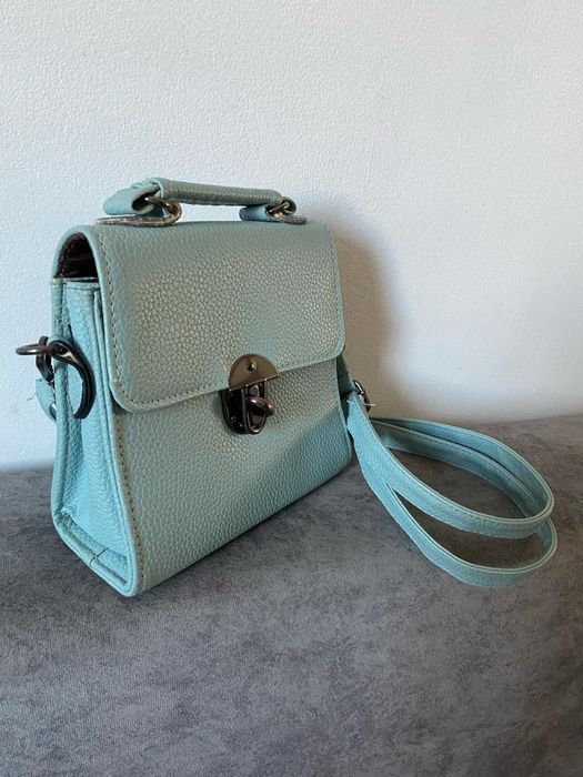 Продам сумочки для девочек