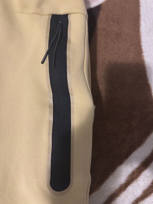 Vand nike tech galbe