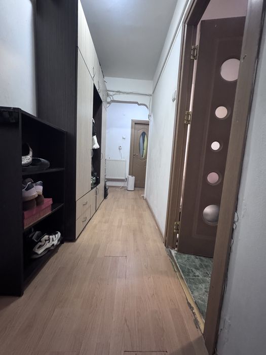 Vand apartament 2 camere + diferenta pe apartament 3 camere Pitesti