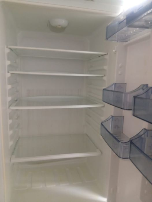 Продам холодильник Vestel