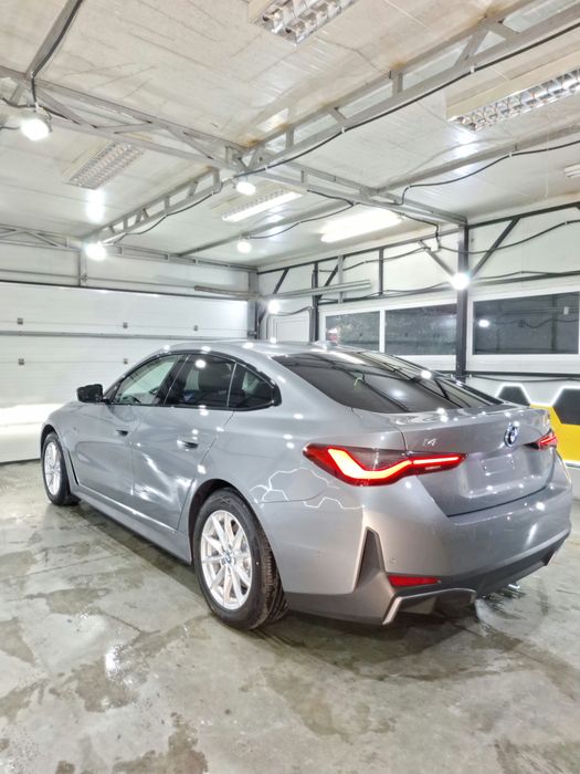 BMW i4 2023 — imagine 4
