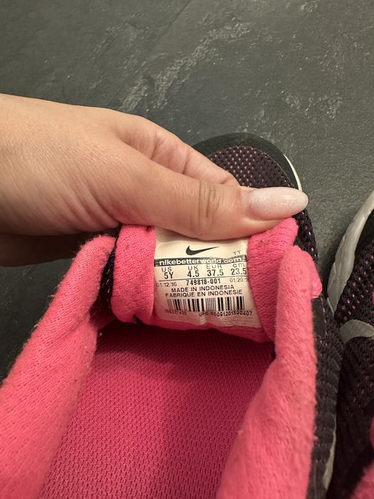 Nike adidasi 37.5 (23 de cm maxim)