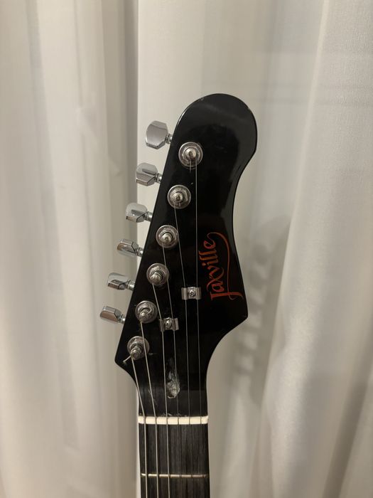 Chitara Javille folosita