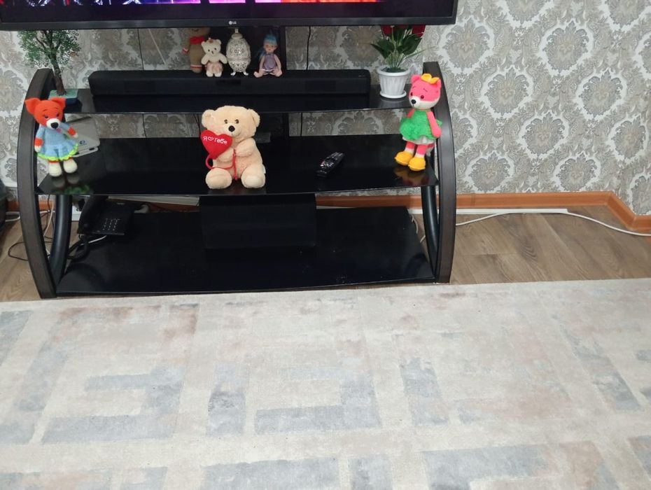 Потсавка под телевизор