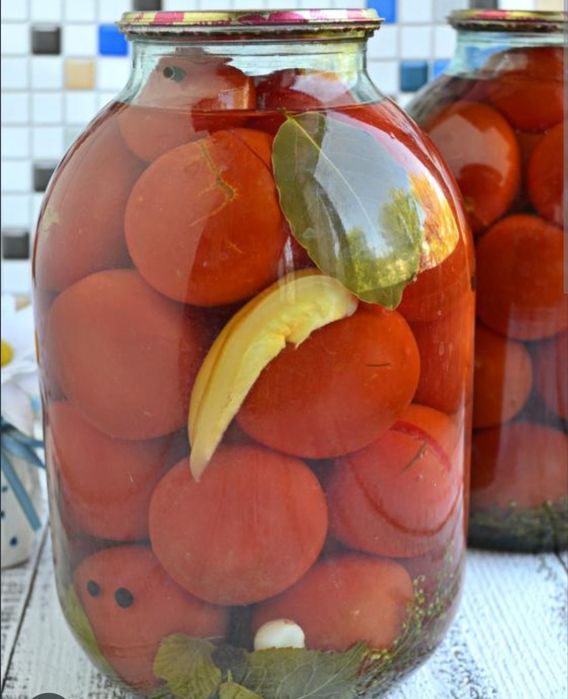 Продам маринованные соленые огурцы и помидоры.