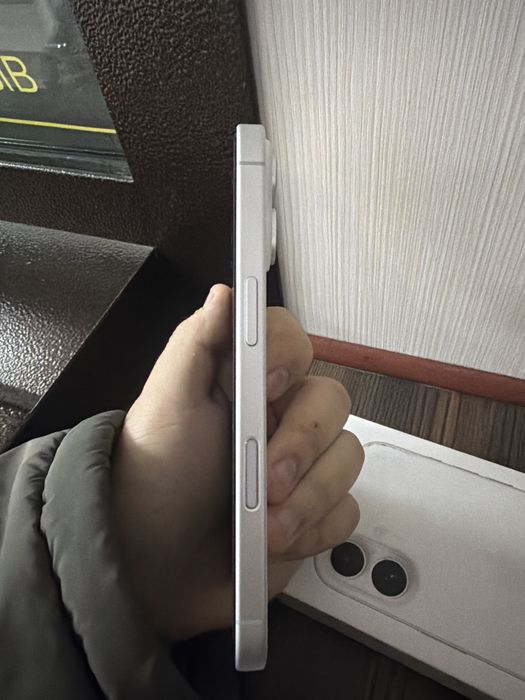 Iphone 16 на гарантии