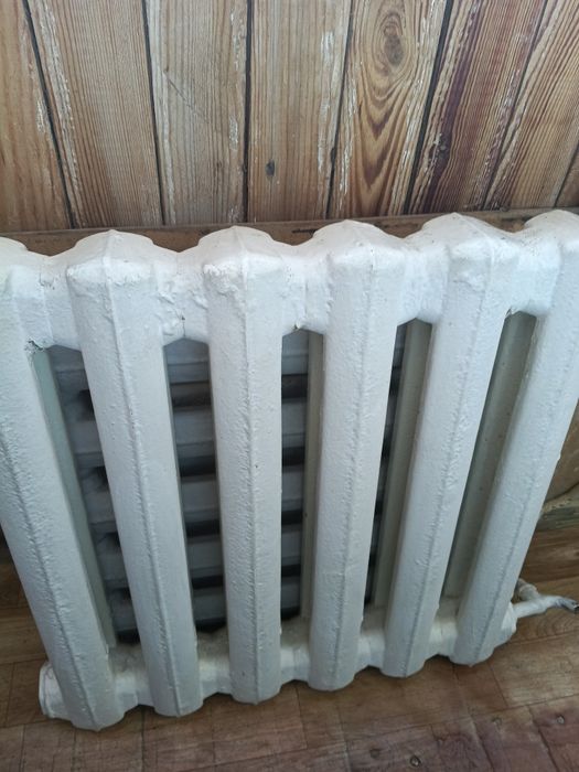 Продам чугунные батареи