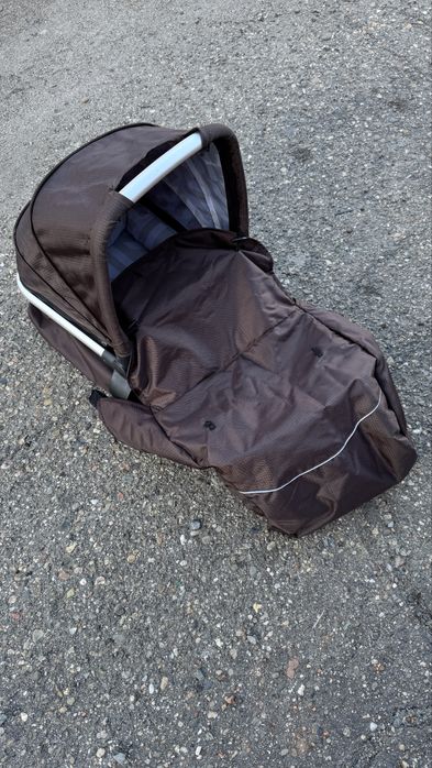 Детская коляска с дополнением