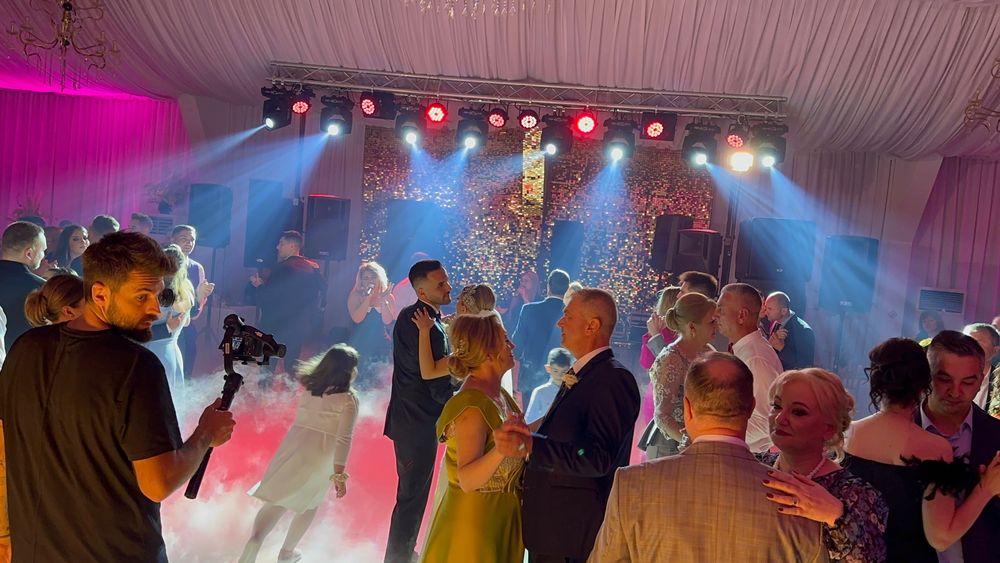 Dj-Mc,Scena,Ecran Led,Schela de Lumini,Sonorizare,PistoaleCO2 Band-uri
