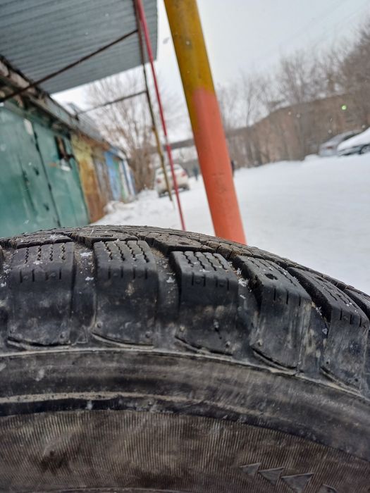 Шины продаю. На 16, без камерка