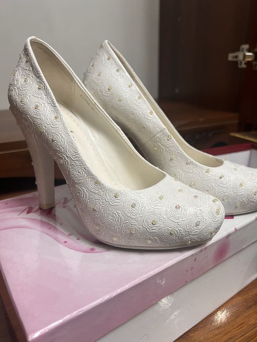 Ayollar tuflisi, kabluk 11sm, 36razmerda