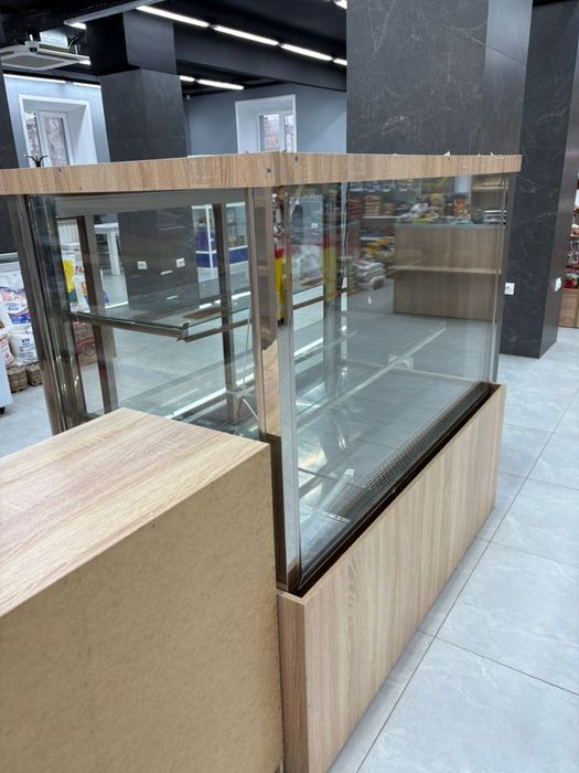 Продам ветринный холодильник