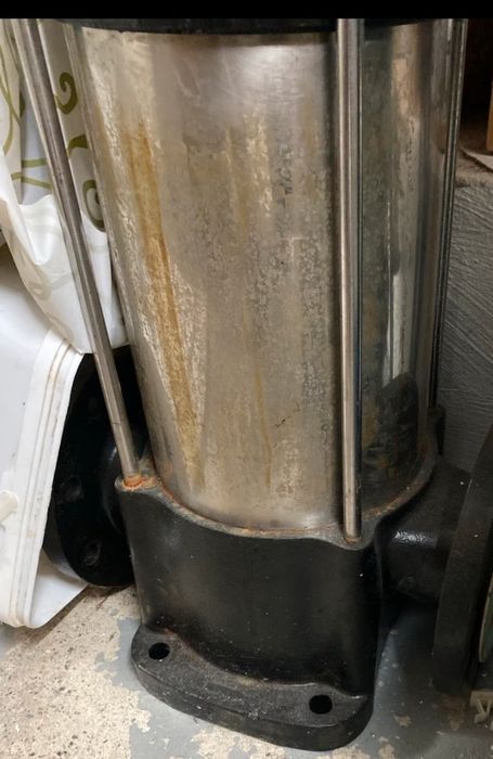Електродвигател KSB, комбиниран с водна помпа.