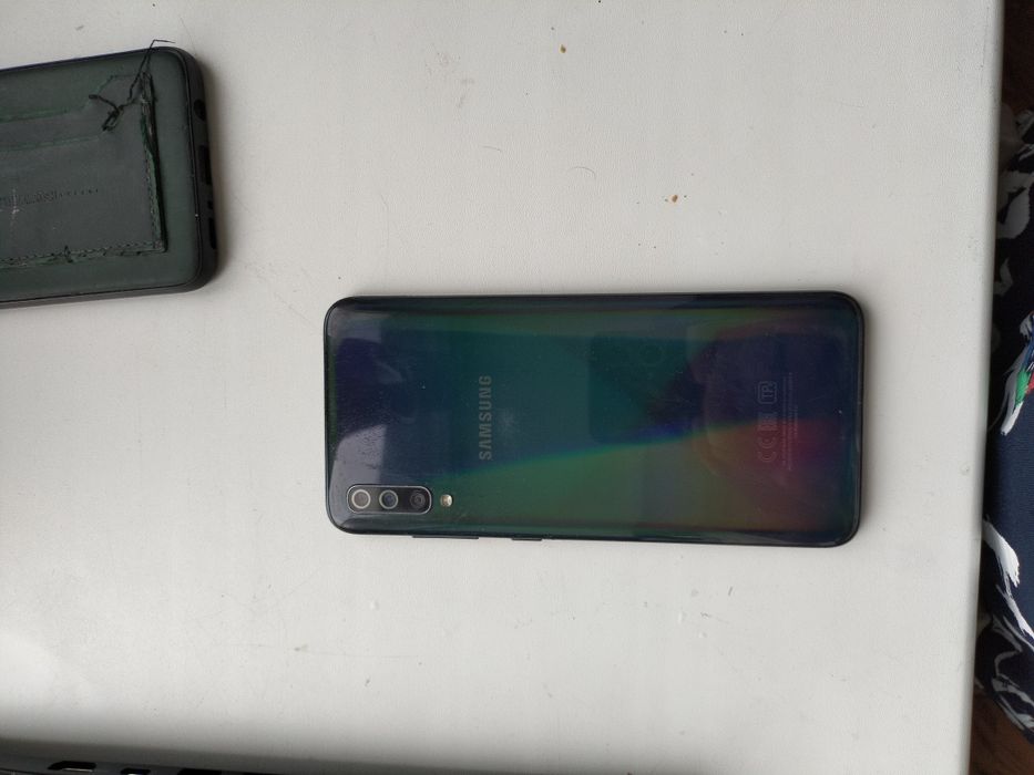 Продам Samsung а70