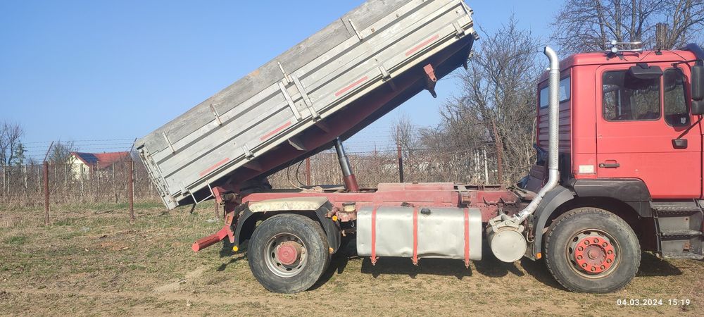 Buldoexcavator  camion excavator de inchiriat