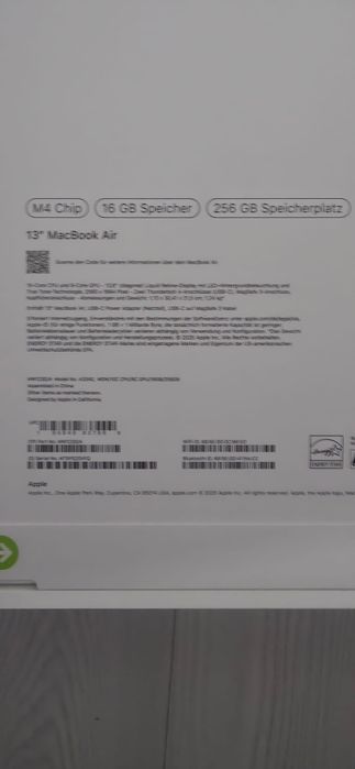 MacBook Air 13 M4 16 GB 256gb sigilat