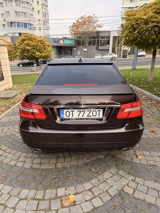 MERCEDES-BENZ E-Class 2012 — imagine 2