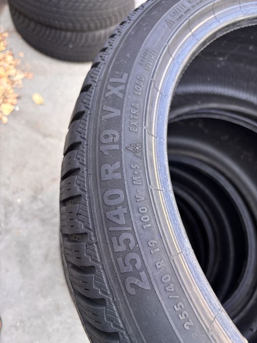 255/40/19 Semperit 2 бр