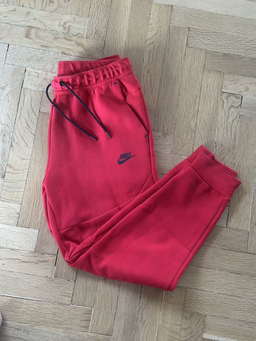Nike tech fleece red track suit червен