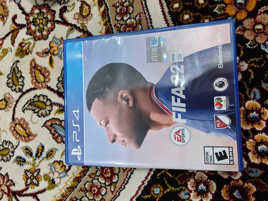 Sony PlayStation 4 500 ГБ, PS4, DualShock 4- 1шт, 5 игр