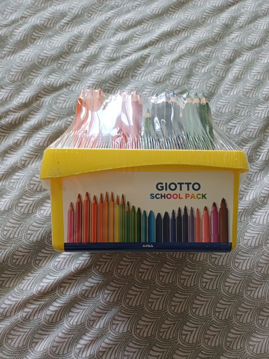 Set creioane colorate 12 × 9  Giotto