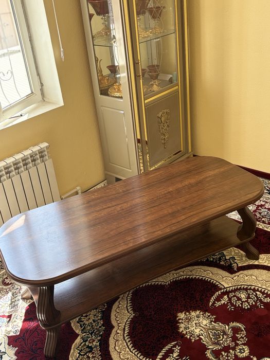 Stol sotiladi yogochdan