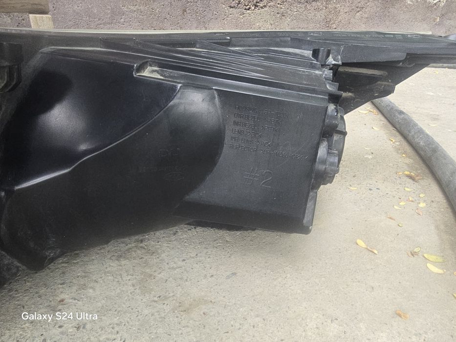 Правая фара Kia Rio