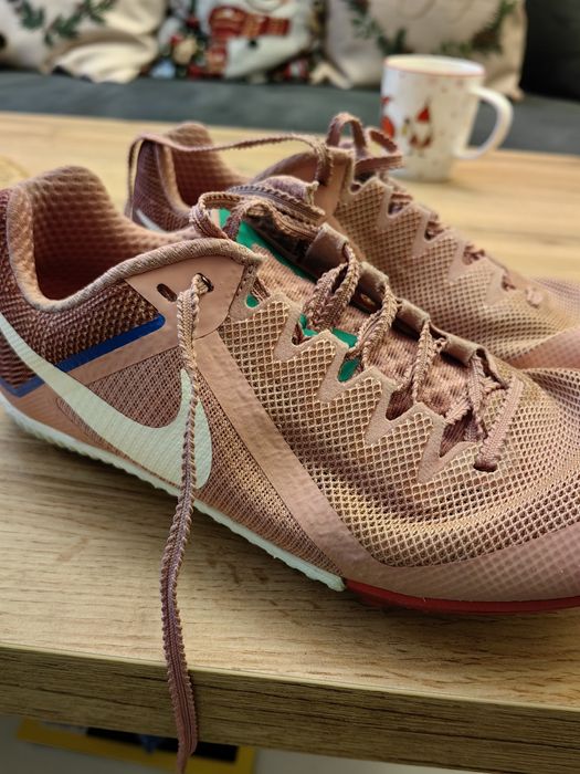 Шпайкове    NIKE