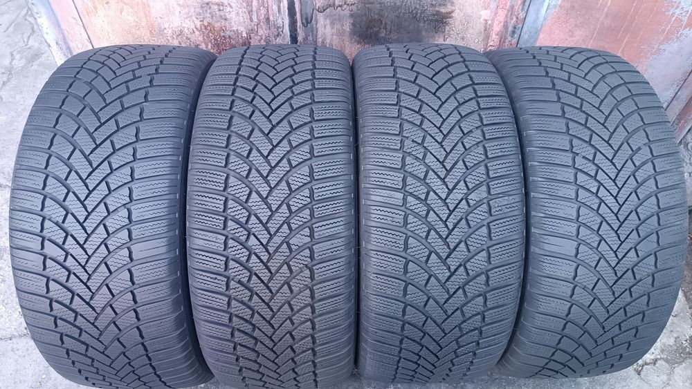 235/45/17 Bridgestone Дот 2222