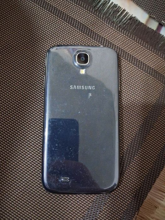 Vând samsung s4 black